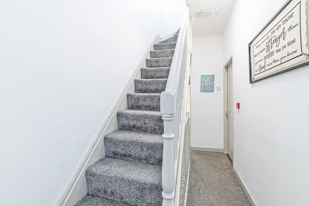 Holiday home Serviced 5 Bedroom Holiday House *